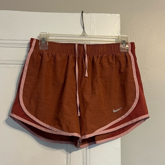 Nike DriFit Tempo Running Shorts Pink Medium - Picture 2 of 5